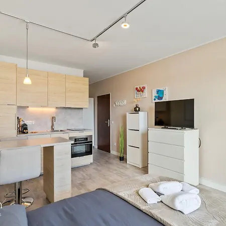 Fully Furnished Near Station! Appartement *