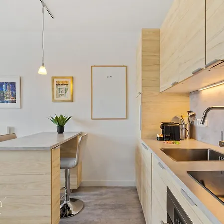 Fully Furnished Near Station! Luxemburg