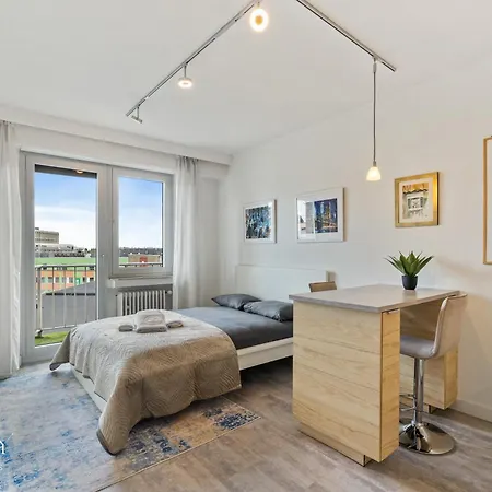 Fully Furnished Near Station!